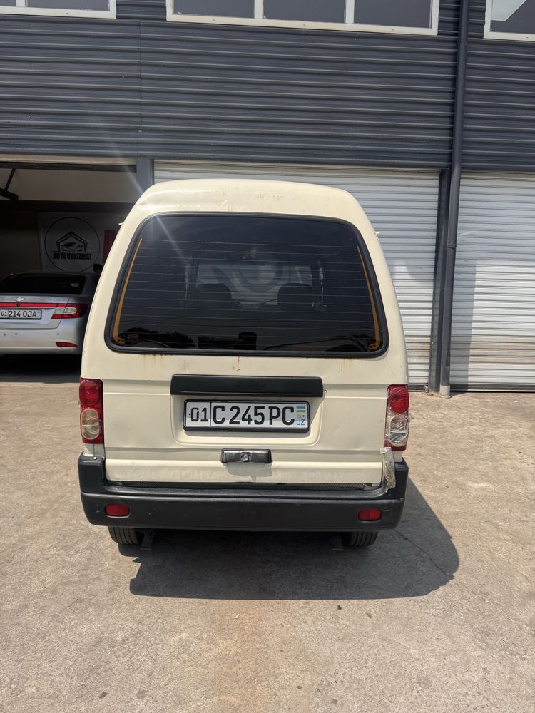 Chevrolet Damas Van