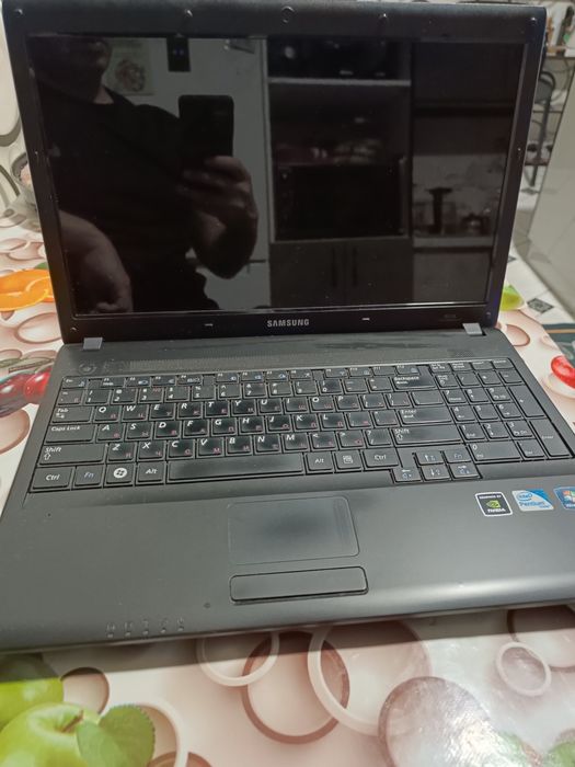 Samsung windows 7 sotiladi.