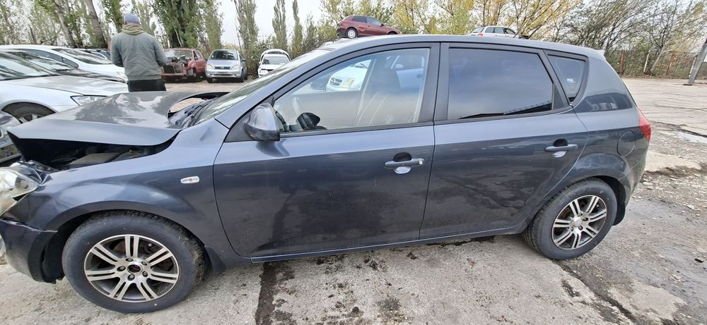 Dezmembrez Kia Cee'd 1.4 B 2008