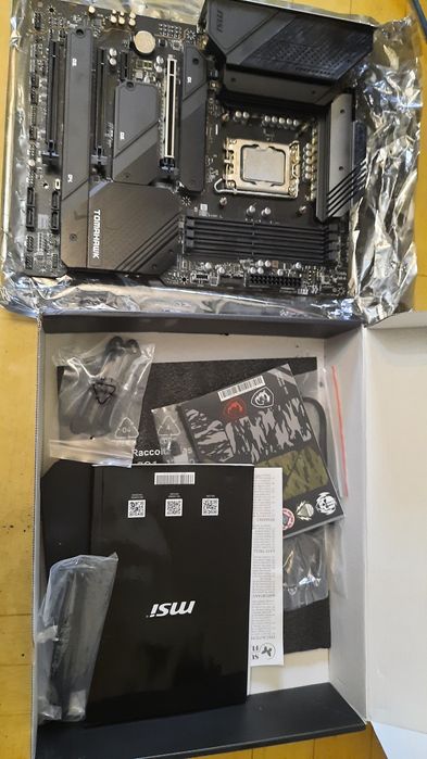 Дънна платка MSI MAG Z690 TOMAHAWK WIFI D4 CPU i5 13600KF