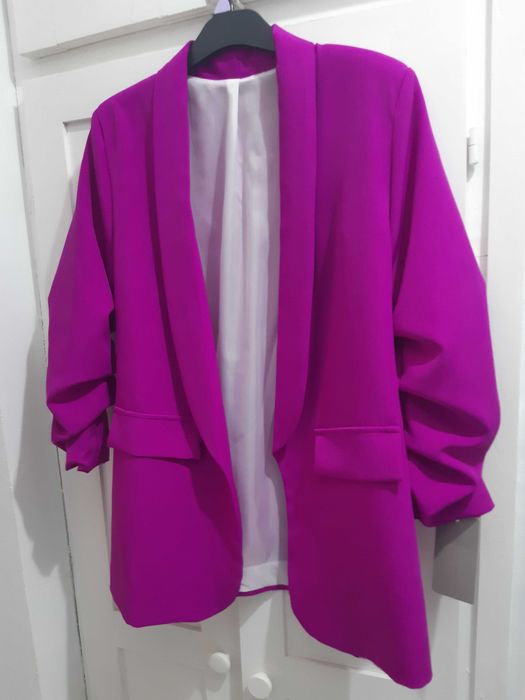 Sacou elegant nou, cu etichetă