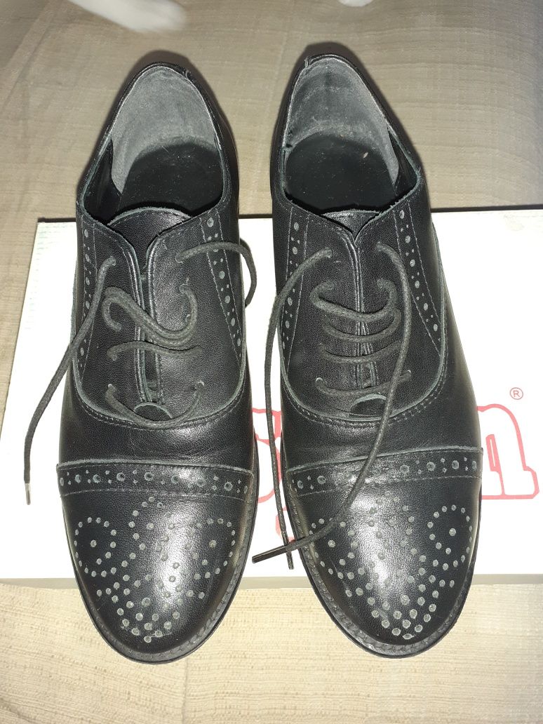 Pantofi tip Oxford negri