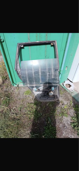 Двери на таурег 2003год