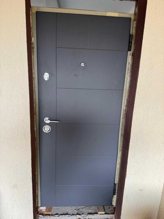 Montaj Uși Interior/ Exterior • PVC • Sticlă • Glisante