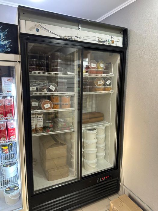 Холодильник ветрина