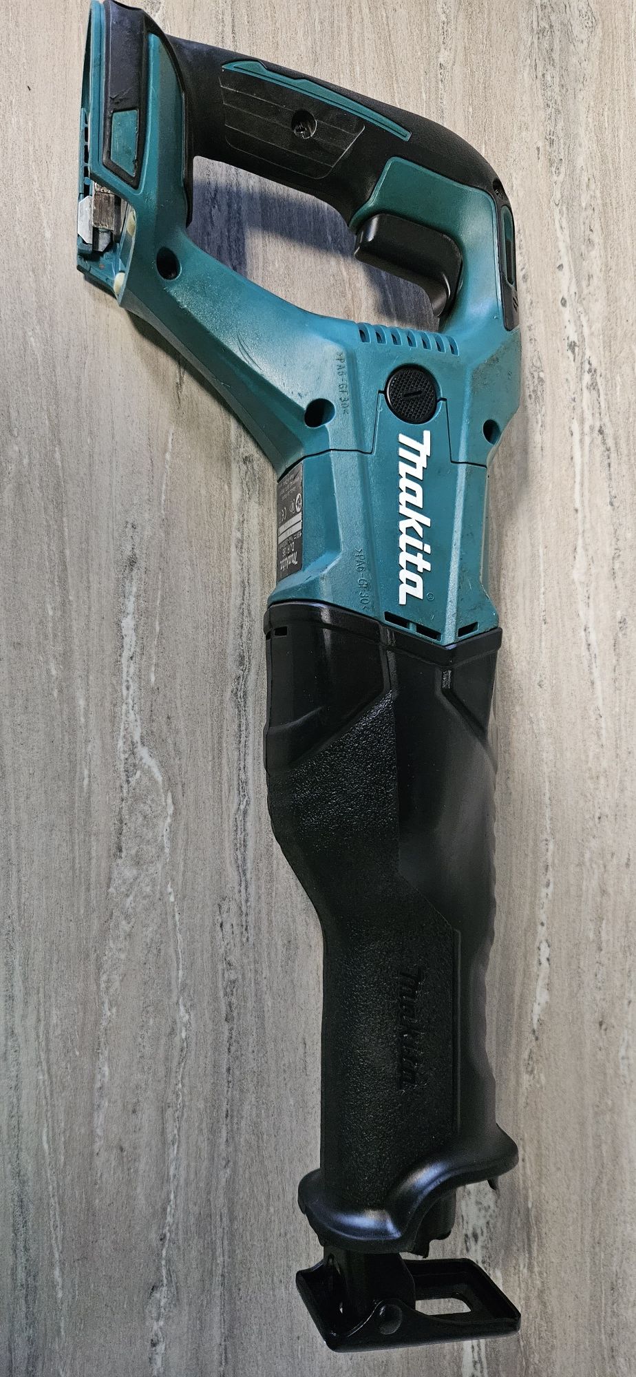 Makita Саблен трион DJR186 18V.