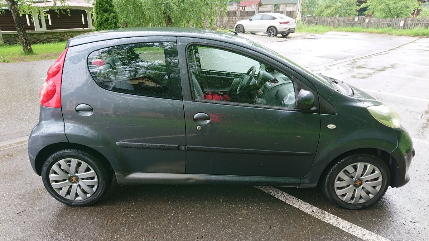 Peugeot 107 benzina 998 cc