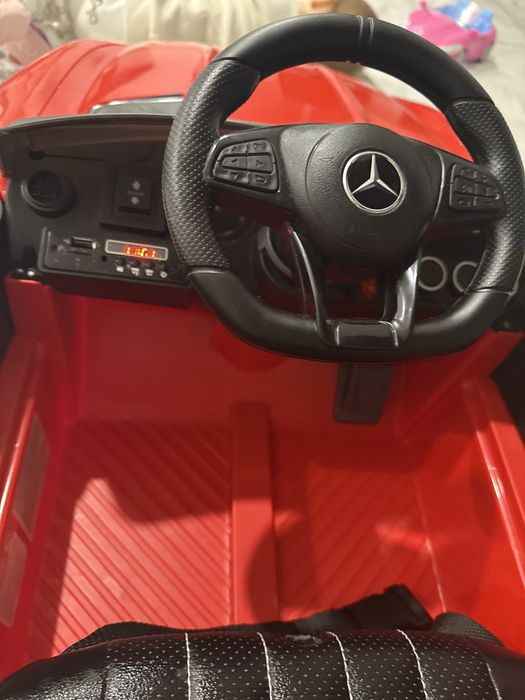 Детска акумолаторна кола