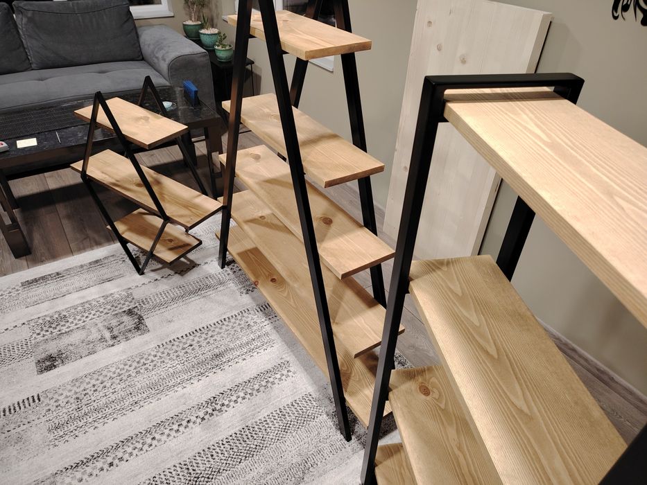 Етажерки в индустриален стил