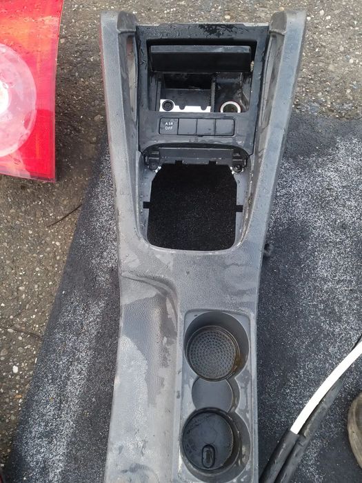 Consola Centrala cod: 1K0863243 pentru Volkswagen Golf 5 din 2006