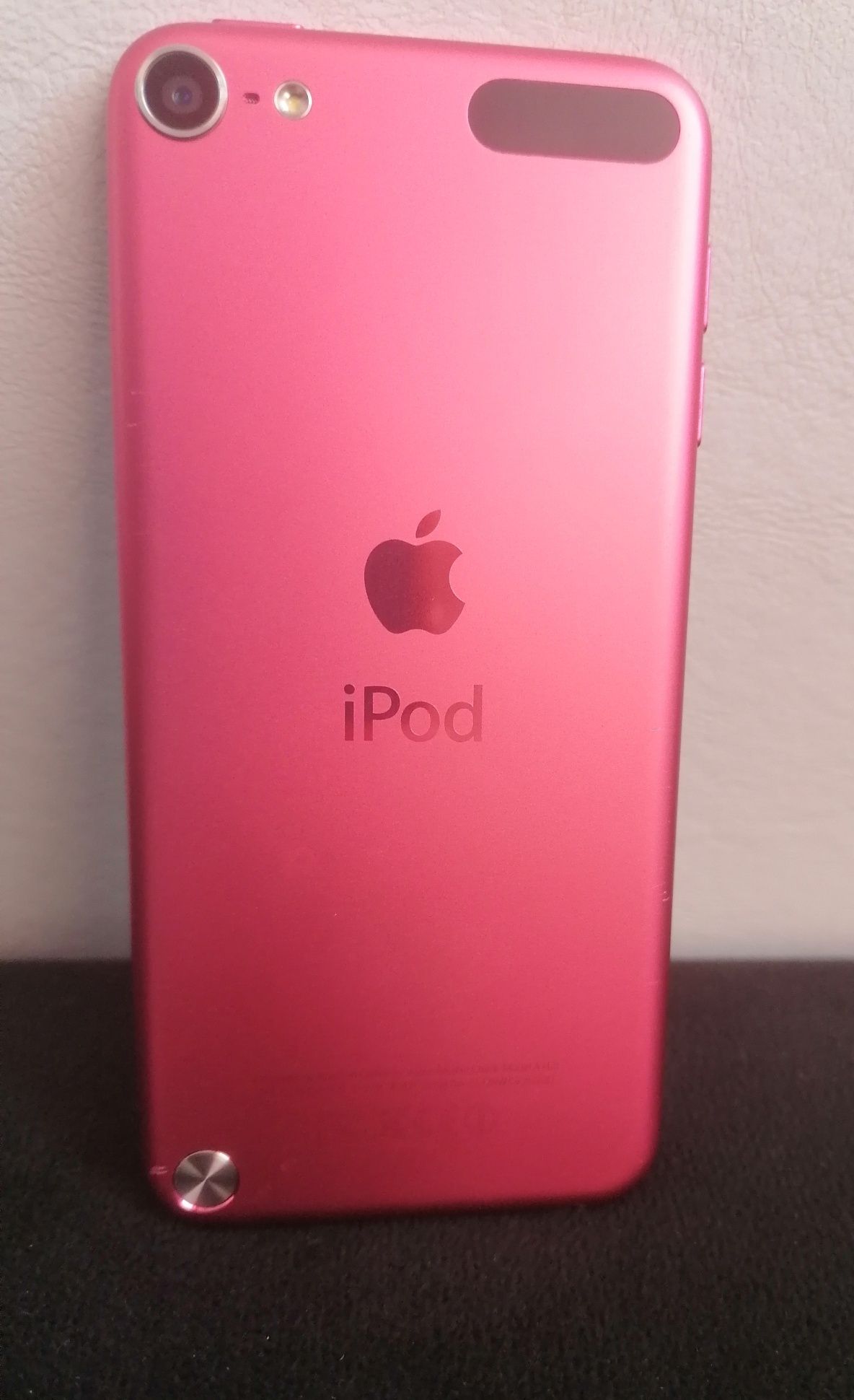 Продавам Apple IPod touch 5th-A1421-розов цвят