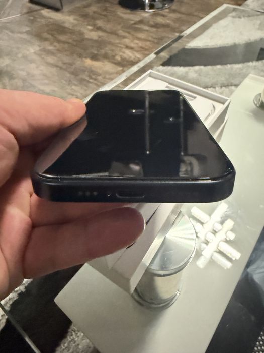 IPHONE  15 pro със гаранция до 20.12.2026