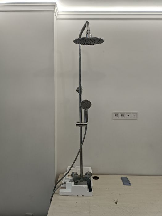 Смеситель для ванны со стойкой