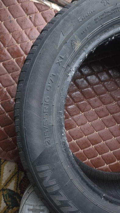 Шины б/у зимние в хорошем состоянии