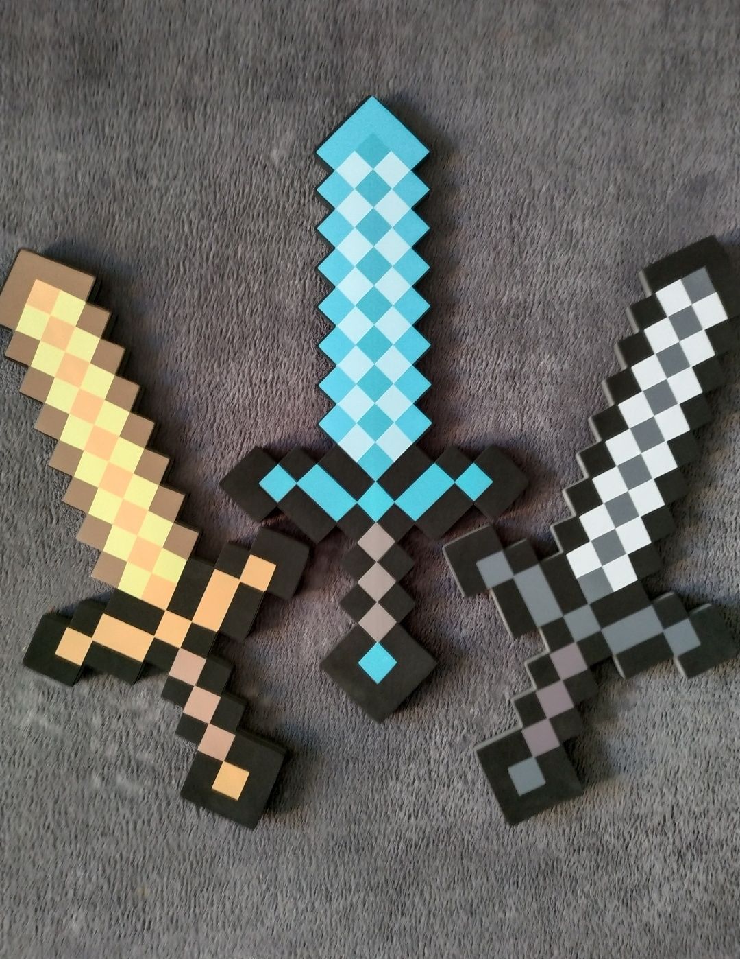 Майнкрафт Minecraft диамантен меч кирка,брадва  играчка Маинкрафт
