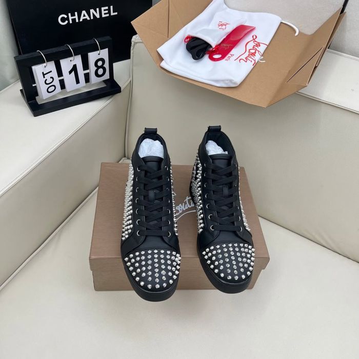 Оригинални кецове на Louboutin