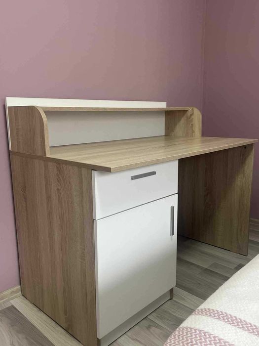 Ученическо бюро  перфектно състояние