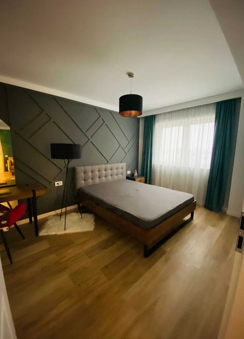 Proprietar,inchiriez apart.,ultralux,central cu loc de parcare.