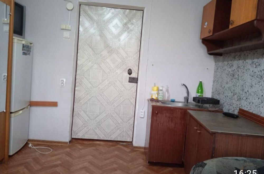 Сдам комнату в общежитиив в районе Изюминке