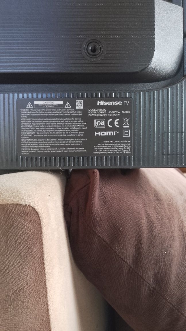 Продавам телевизор hisense със счупен екран !!