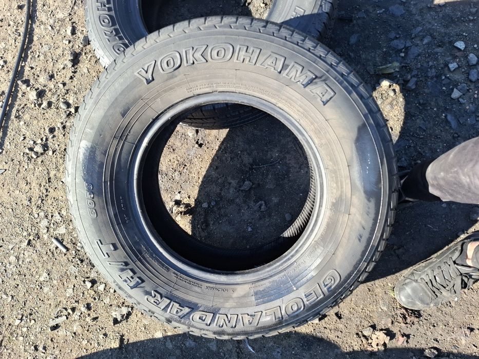 Vand 2 anvelope 245 70 16 yokohana de iarna