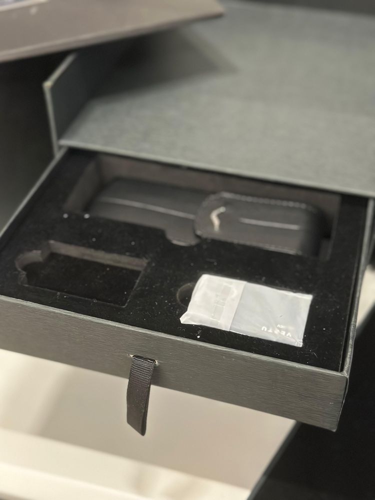 Vertu Signature Design Gold