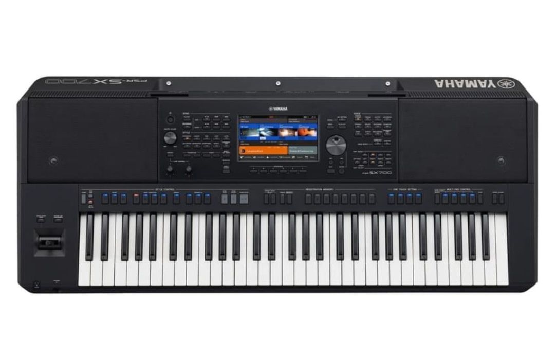 Продам синтезатор профессиональный Yamaha psr sx 700