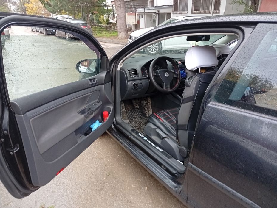 Голф5 2005година 1.9TDI 105к.с