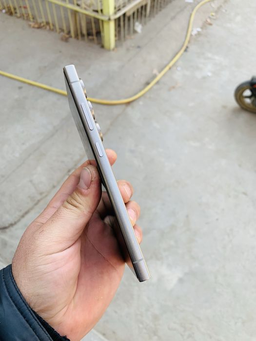 S 24 ultra 12ga 256 Natural titan rangda