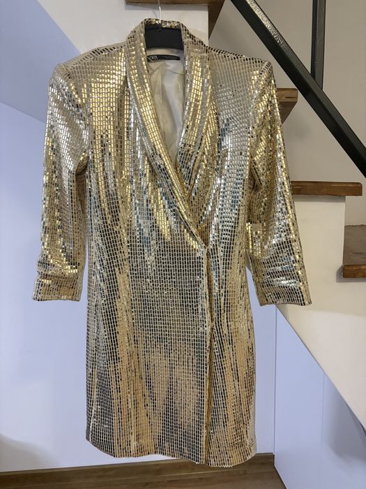 Vand rochie zara marimea xs