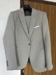 Costum gri barbati