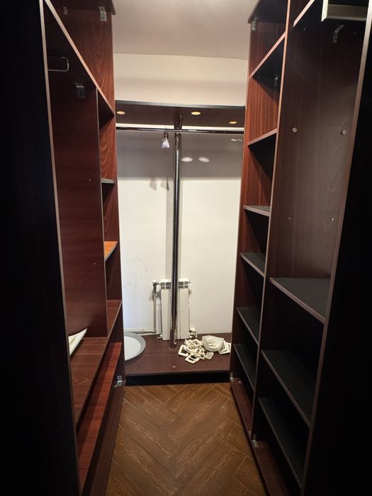 Apartament 3 camere decomandat in spate la politie