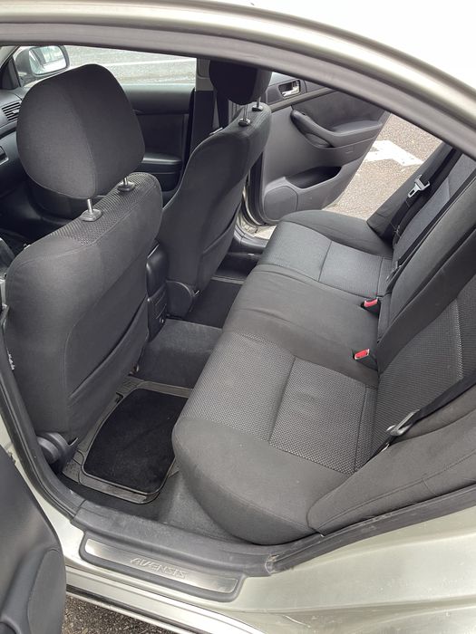 Toyota Avensis T25 1.8VVTi 129 cai 2004
