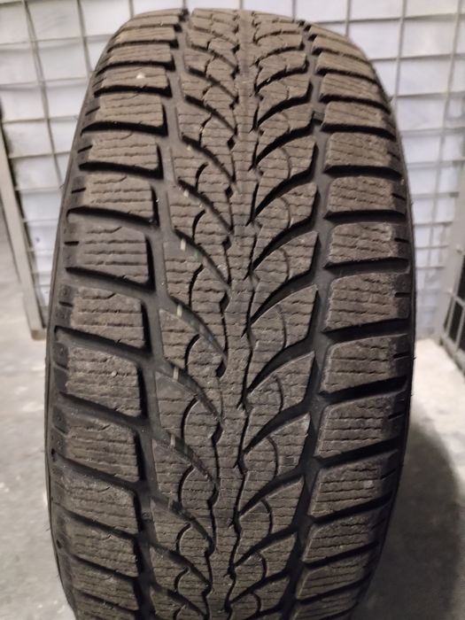 Vând anvelope iarna 205 55 R16