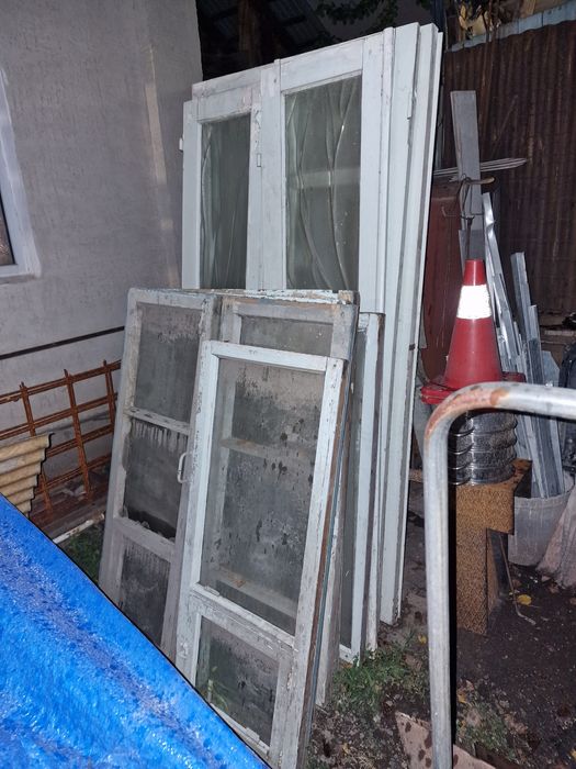 Деревянные окна и двери