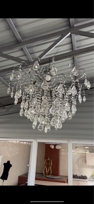 Продам люстру хрустальная