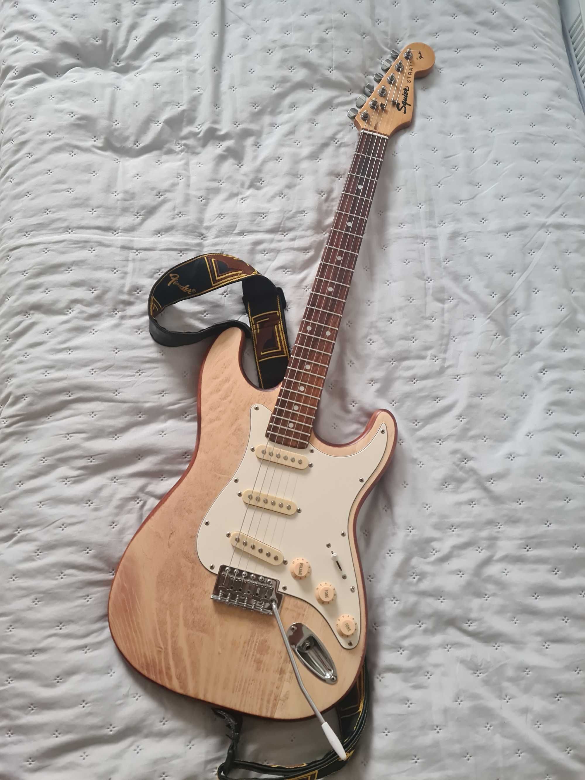 Китара Squier Strat by Fender персонализирана