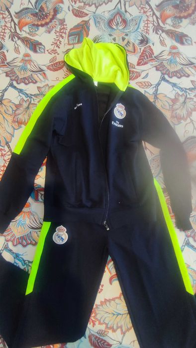 Детски спортен екип