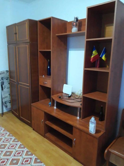 Vand casa cu 2 camere, bucatarie si baie