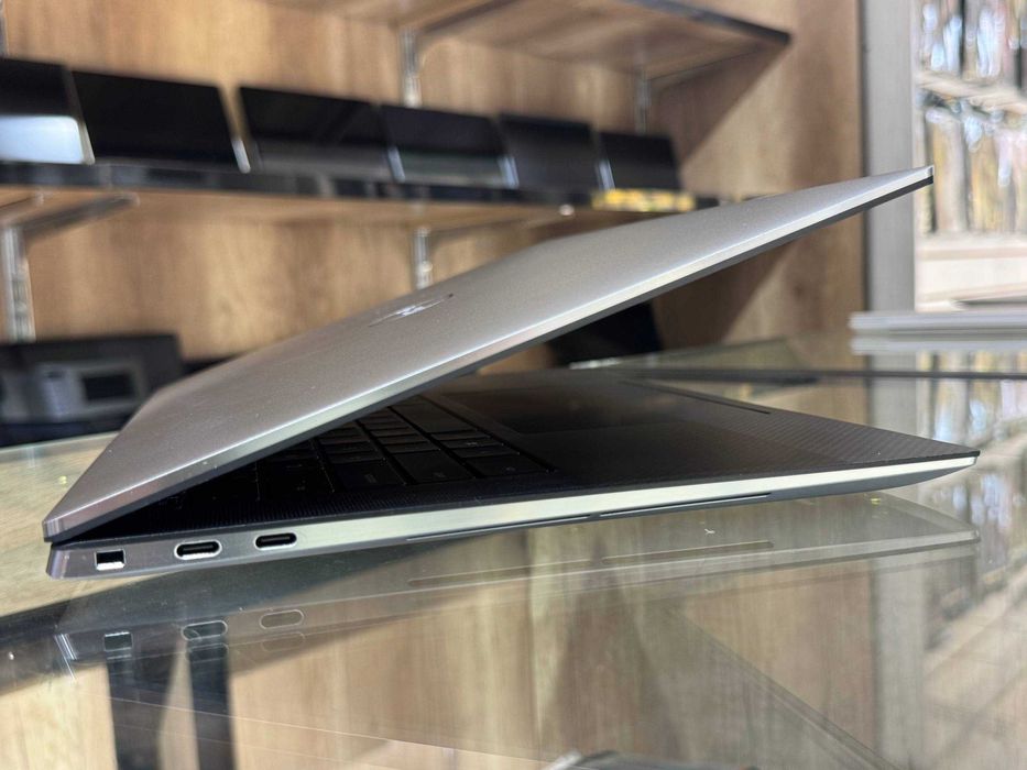 DELL Precision 5550 Core i9-10885H ram16 ssd256 Nvidia QuadroT2000 4gb