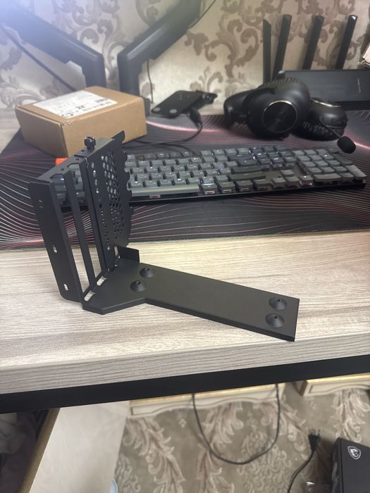 Продается стойка вертикальная крипления для видеокарты