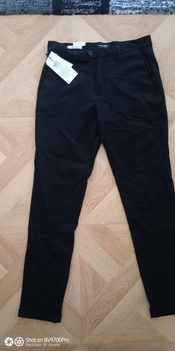 Pantaloni casual noi cu etichetă