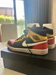 Продавам обувки nike air jordan 1 mid se!