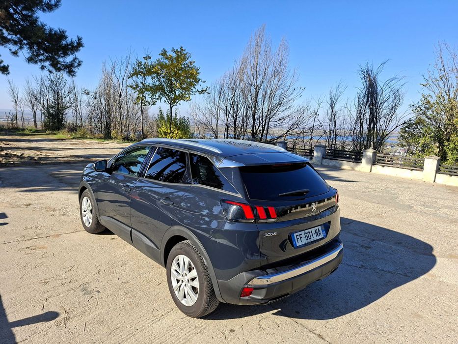 Peugeout 3008 1.2 Puretech 130cp Active Business - Carte service‼️