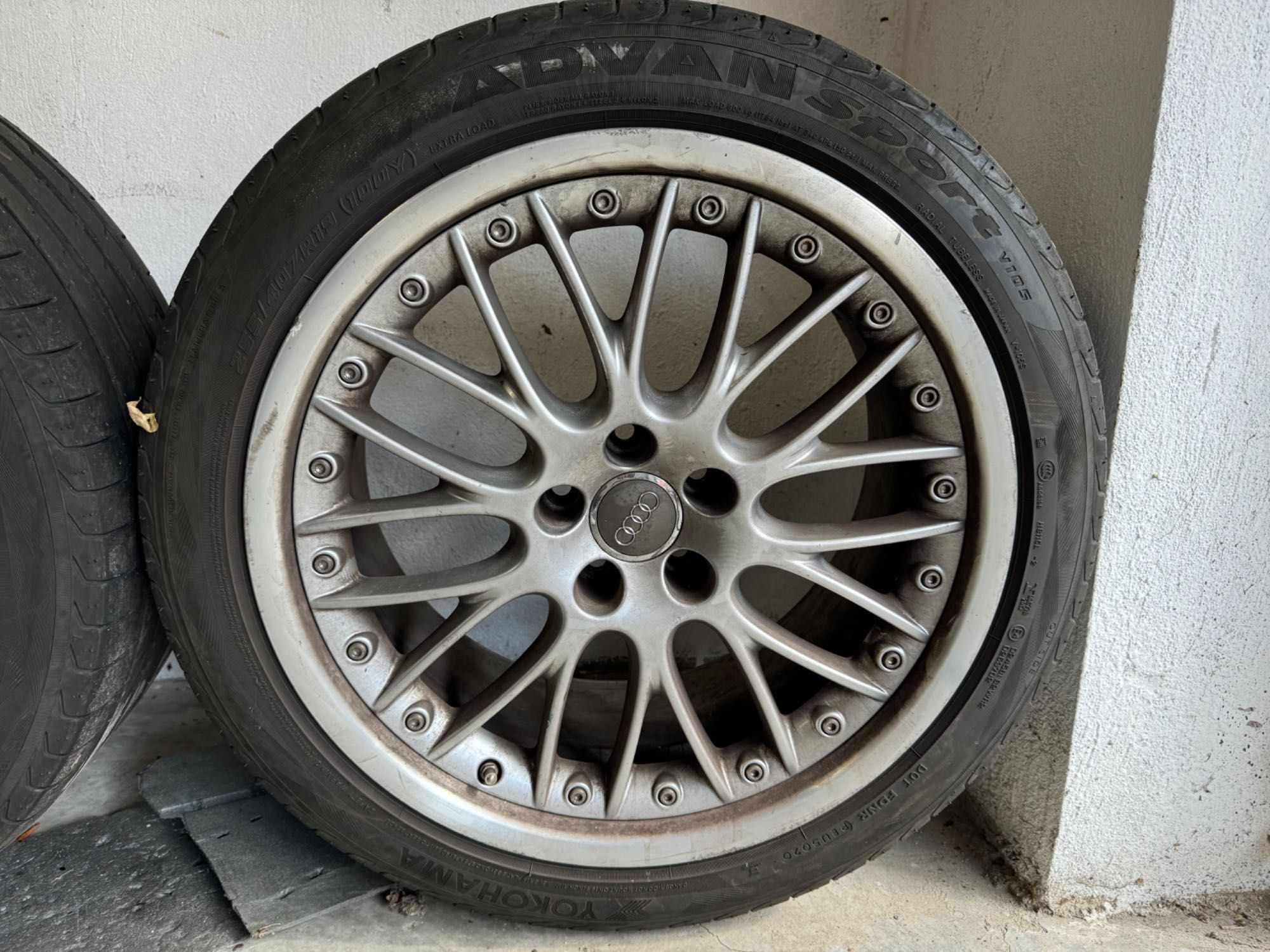 Оригинални джанти Ауди Speedline 19 гуми Yokohama Advansport 255 40 19