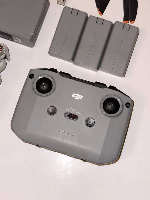 Дрон DJI Mini 2 Fly More Combo