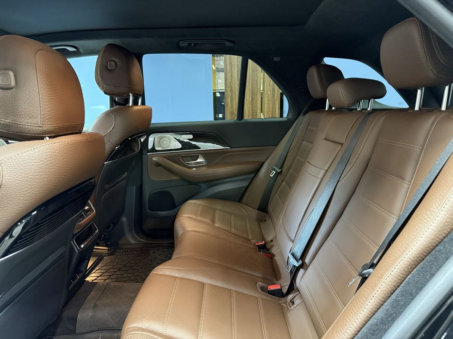 В продаже Mercedes Benz GLE