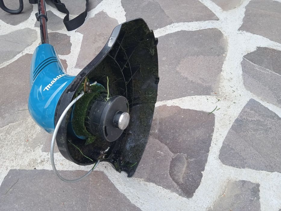 Vând Trimer electric Makita 180 lei