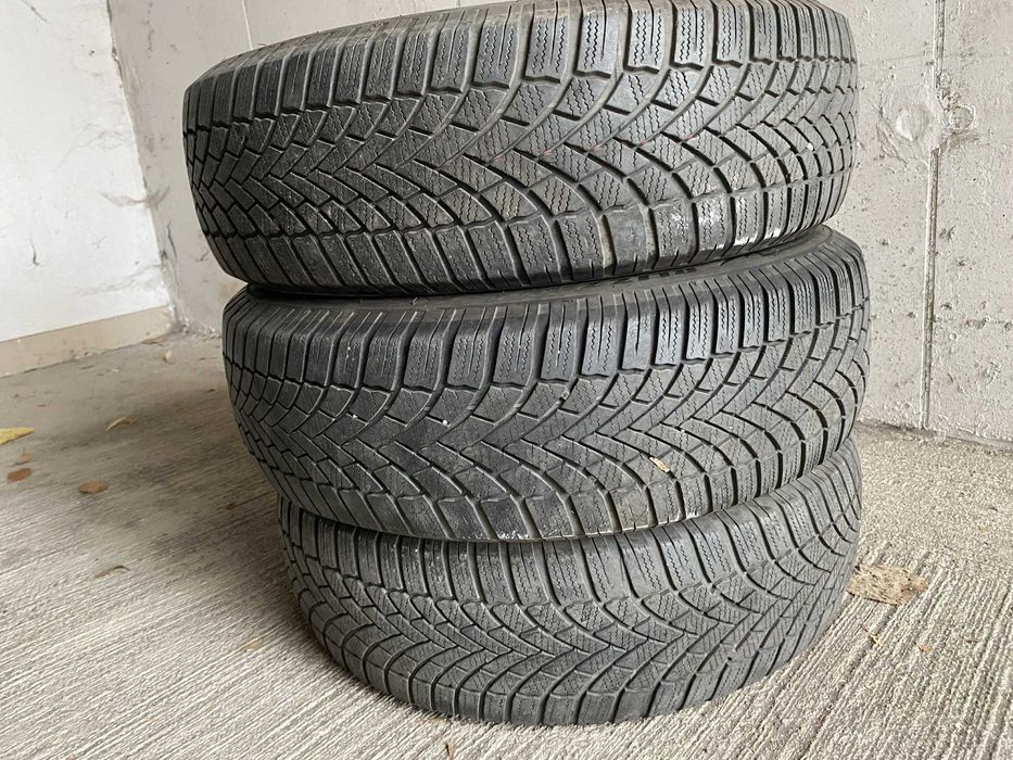 2бр. (+1 брой подарък) 215/70/16 BRIDGESTONE LM005- зимни