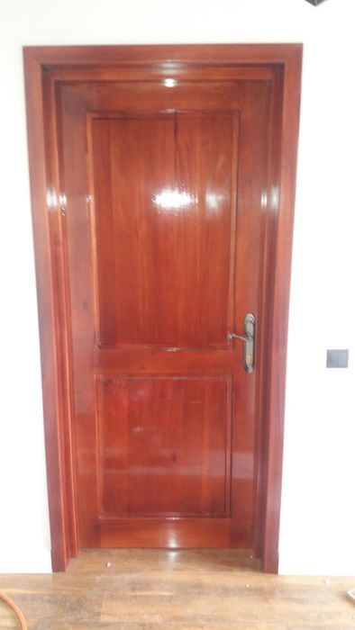 Montaj usi interior exterior. Parchet laminat și mobilă de ori ce fel.